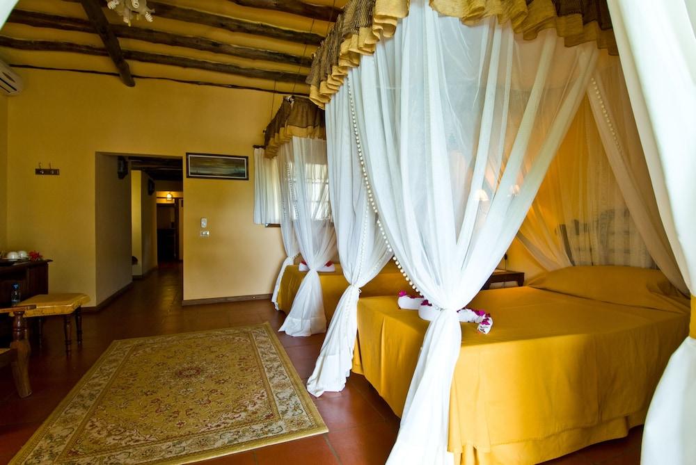 Hotel Karafuu Beach Resort Pingwe Esterno foto