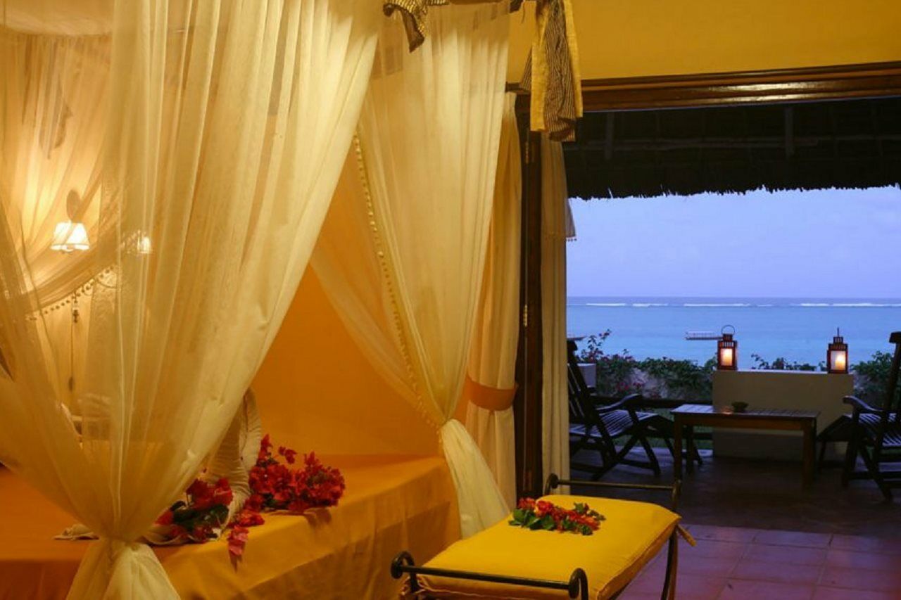 Hotel Karafuu Beach Resort Pingwe Esterno foto